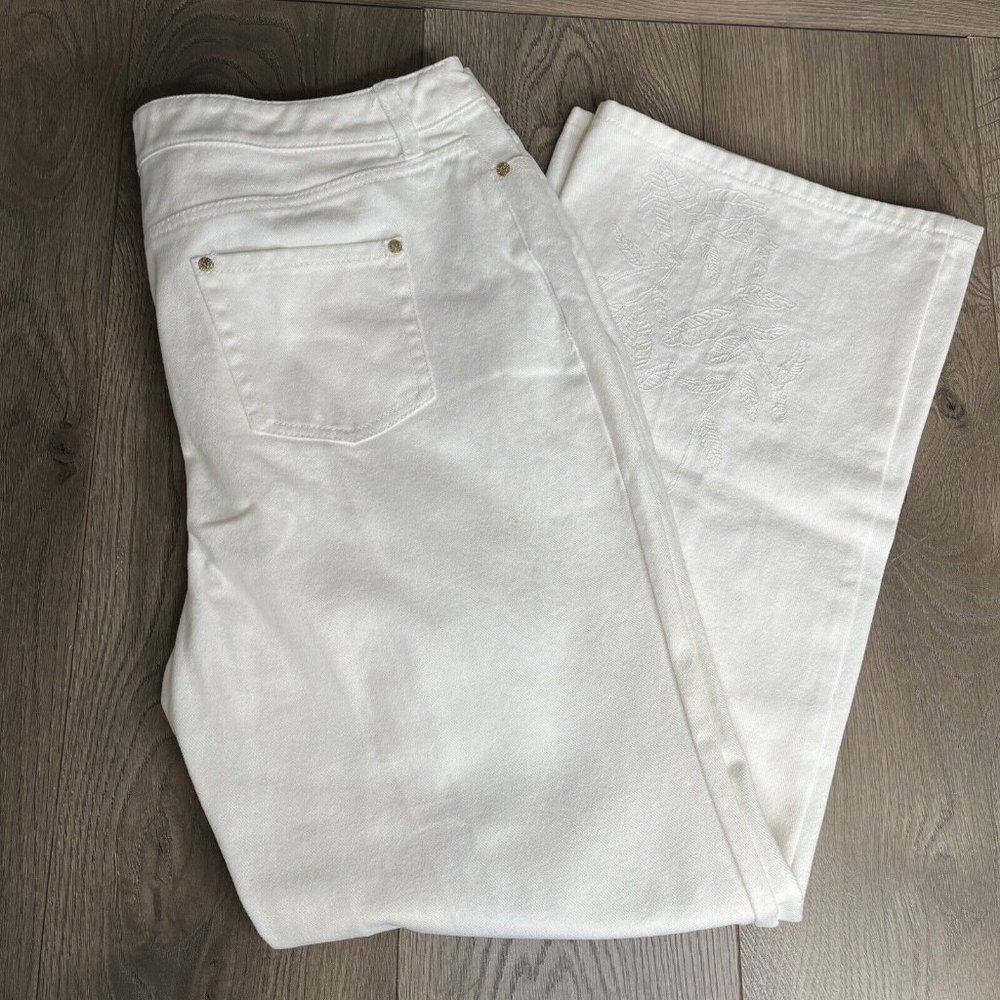 Anne Klein Jeans Womens 14 White 5 Pocket Jeans Embroidery detail at Hem - Picture 1 of 14